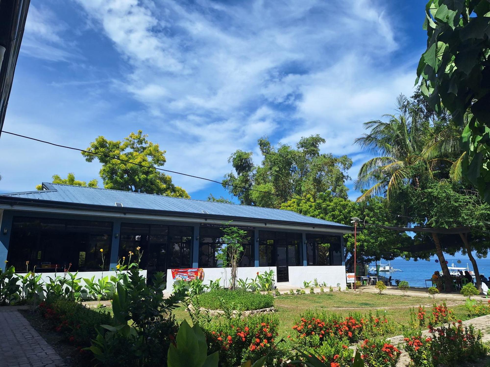 Island Front - Bangcogon Resort And Restaurant Oslob Exterior photo
